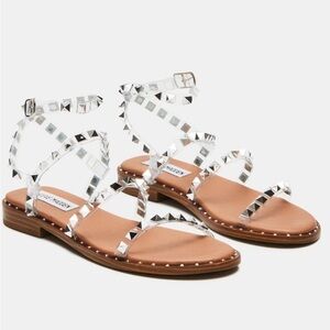 NIB Steve Madden traveler sandal size 6